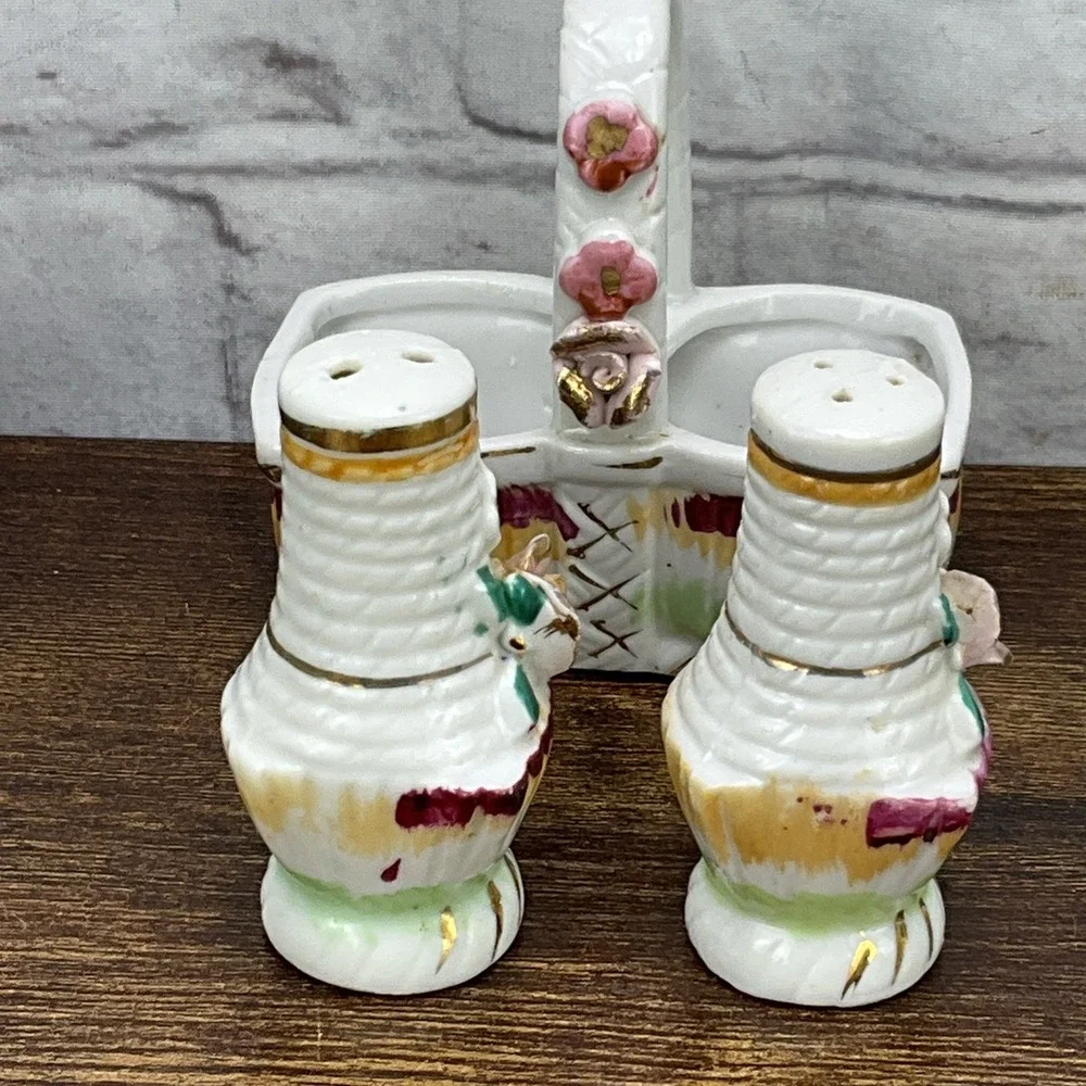 Salt & Pepper Shaker Basket Pink & Gold FLowers‎ / Vintage Japan 1950's Ceramic